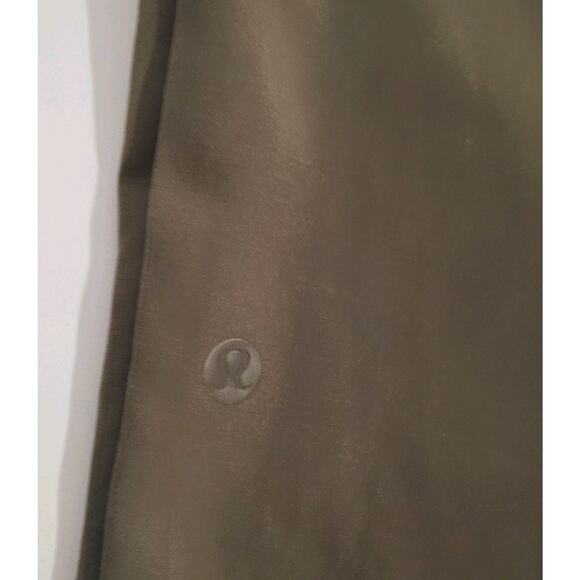 Lululemon Shorts Mens Green Mid Rise Slim Stretch Athletic Fit Performance - Picture 4 of 10